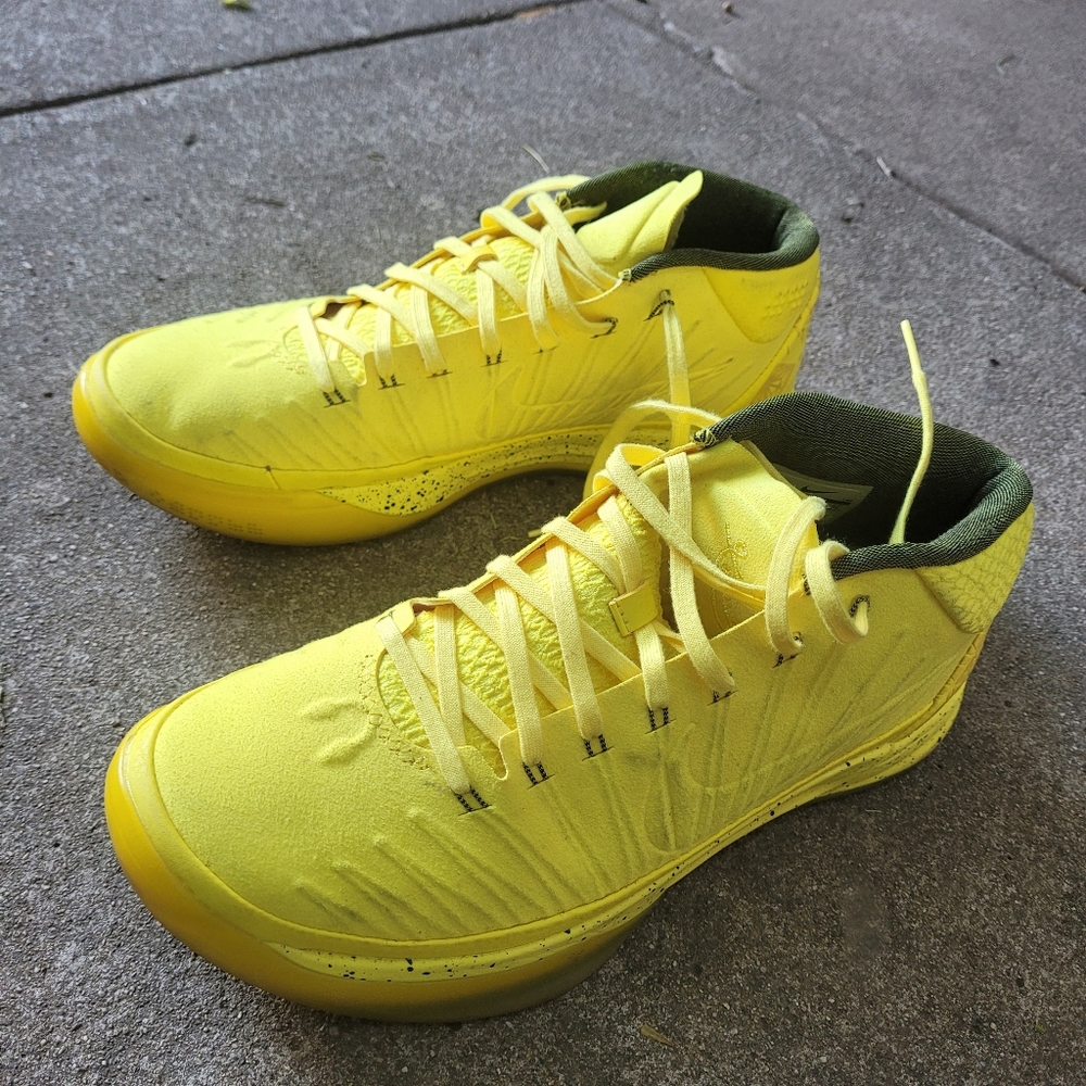 Nike Men's Kobe Size 10